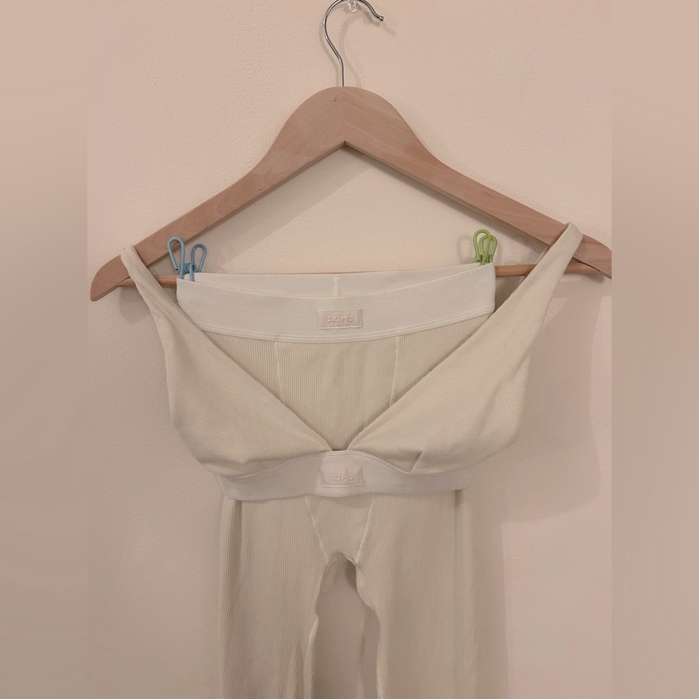 SKIMS Cotton Rib Lounge Set in Classic Color Bone (XS)